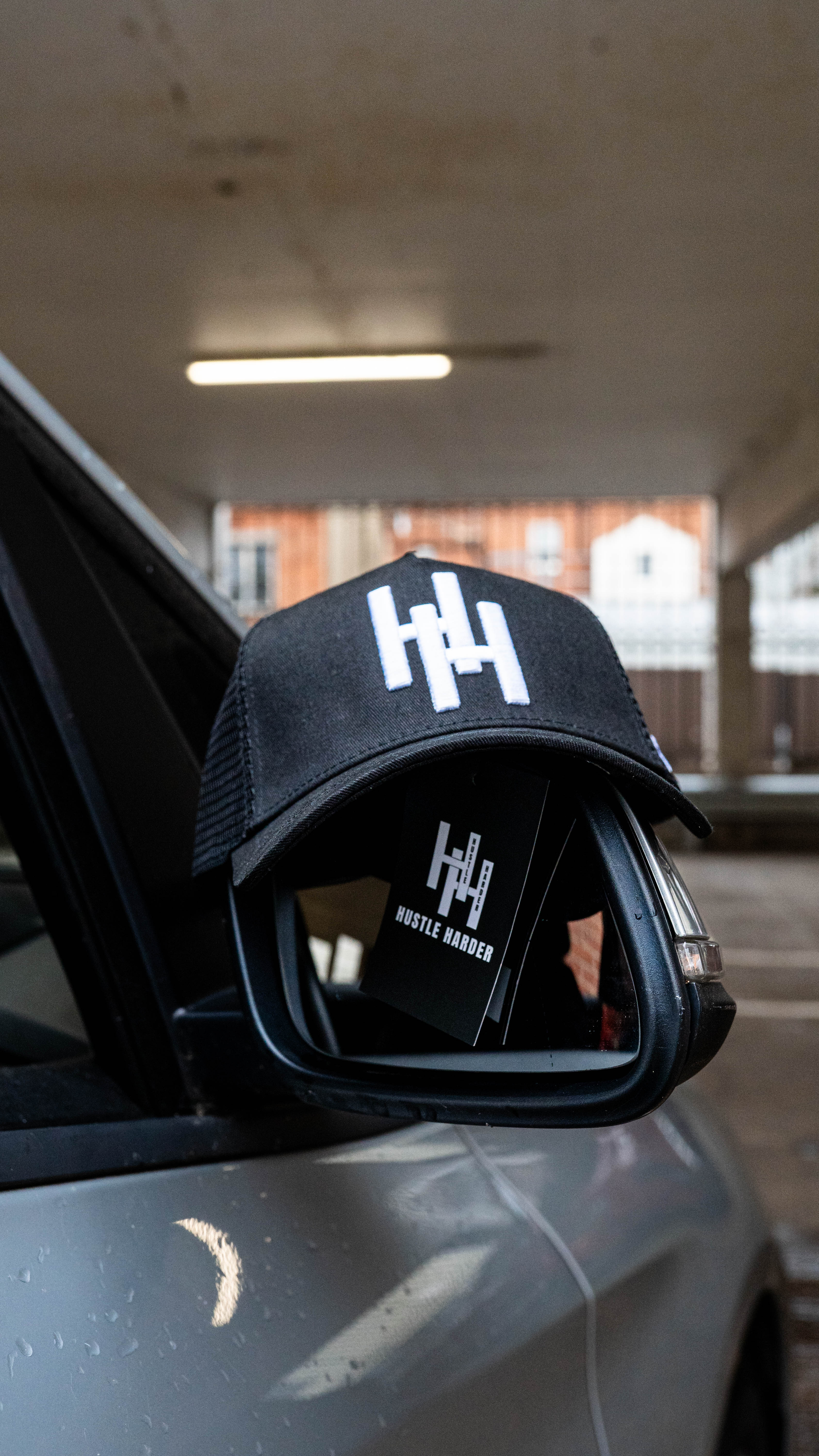 HUSTLE HARDER CAP BLACK