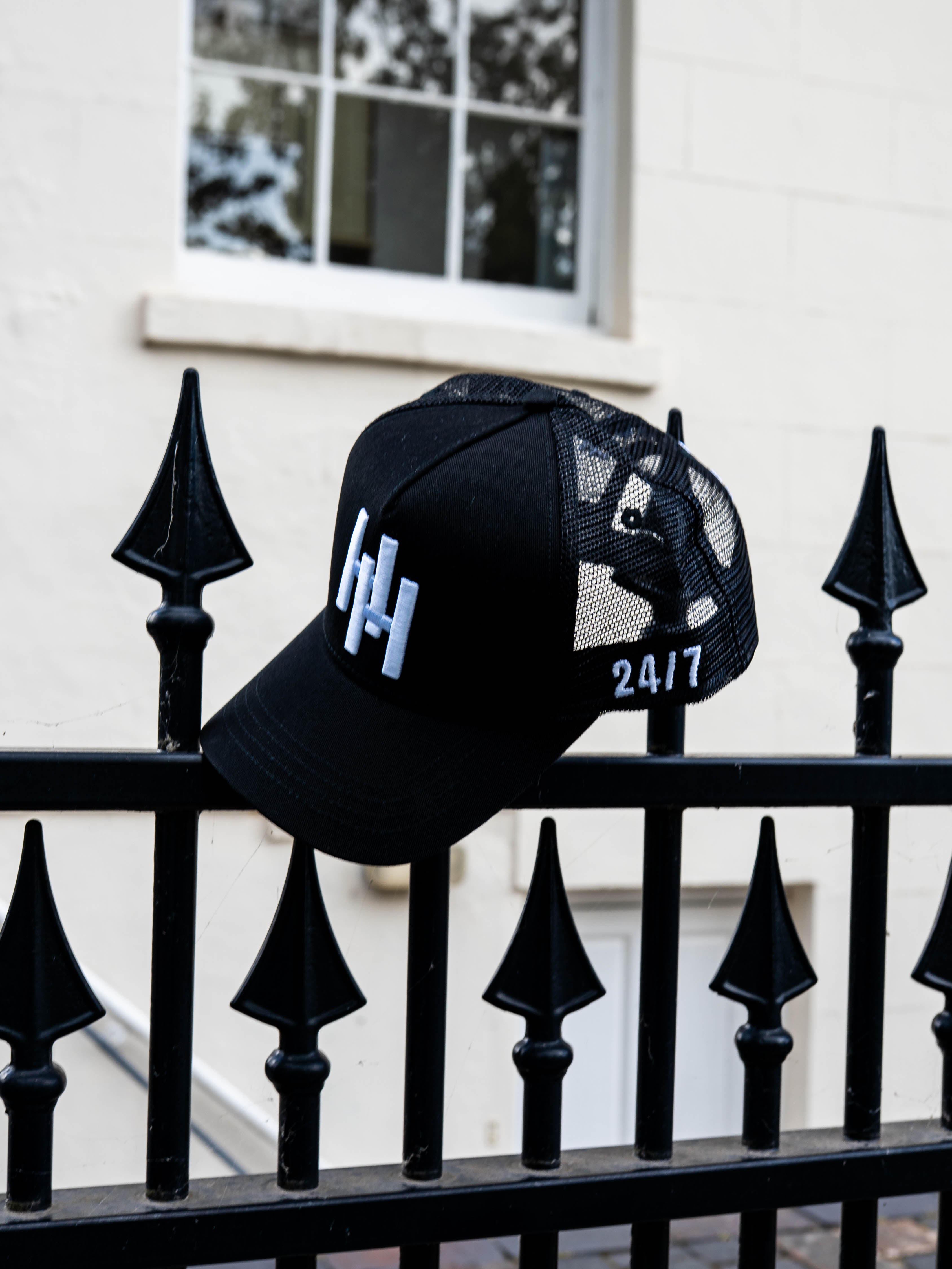 HUSTLE HARDER CAP BLACK